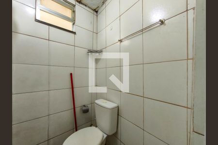 Banheiro de kitnet/studio para alugar com 1 quarto, 30m² em Praça da Bandeira, Rio de Janeiro