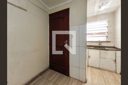 Entrada de kitnet/studio para alugar com 1 quarto, 30m² em Praça da Bandeira, Rio de Janeiro