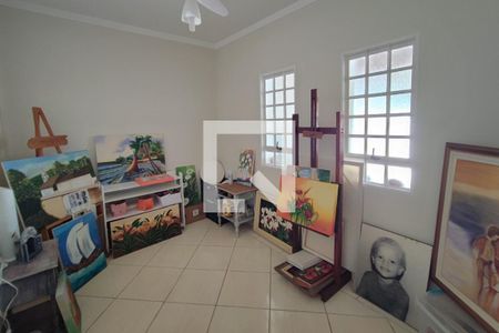 Sala de TV de casa à venda com 2 quartos, 200m² em Jardim Eulina, Campinas