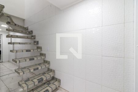 Sala - Escada de casa para alugar com 3 quartos, 200m² em Jardim do Colegio (zona Norte), São Paulo