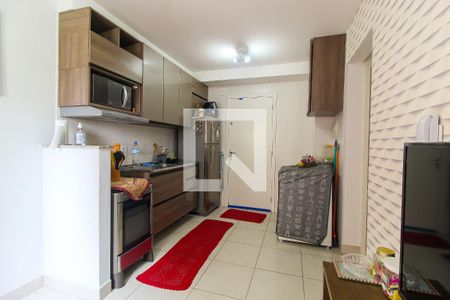 Sala/Cozinha de apartamento para alugar com 2 quartos, 33m² em Vila Carmosina, São Paulo