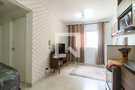 Sala/Cozinha de apartamento para alugar com 2 quartos, 33m² em Vila Carmosina, São Paulo