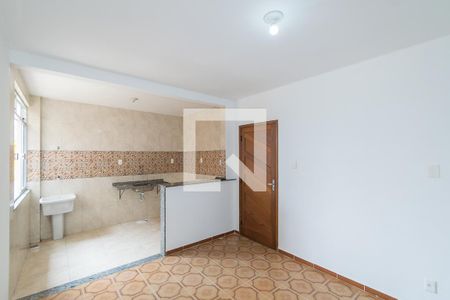 Sala de apartamento para alugar com 2 quartos, 60m² em Brás de Pina, Rio de Janeiro