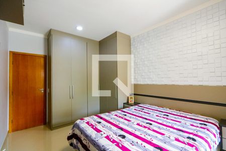 Quarto 1 - Suíte de casa à venda com 3 quartos, 184m² em Vila Cecilia Maria, Santo André