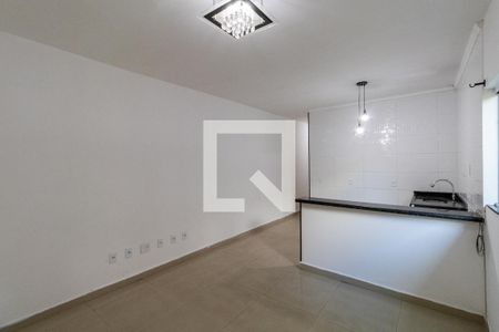 Sala e Cozinha de apartamento para alugar com 1 quarto, 40m² em Vila Granada, São Paulo