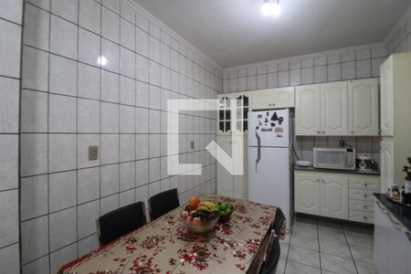 Casa à venda com 182m², 2 quartos e 1 vaga Casa à venda com 182m², 2 quartos e 1 vagaCozinha e Área de Serviço