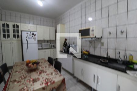 Casa à venda com 182m², 2 quartos e 1 vaga Casa à venda com 182m², 2 quartos e 1 vagaCozinha e Área de Serviço