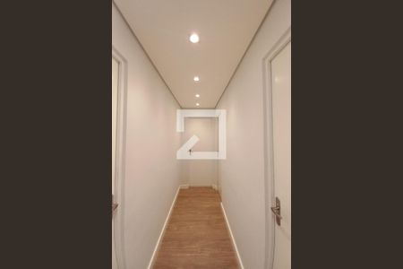 Corredor de apartamento à venda com 3 quartos, 60m² em Vila Satúrnia, Campinas