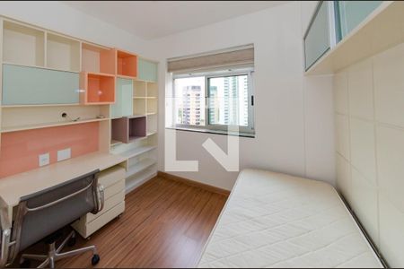 Quarto 2 de apartamento para alugar com 3 quartos, 107m² em Belvedere, Belo Horizonte