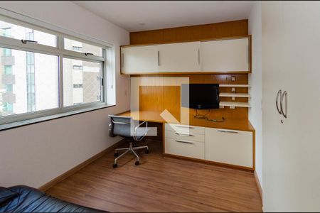 Quarto 1 de apartamento para alugar com 3 quartos, 107m² em Belvedere, Belo Horizonte