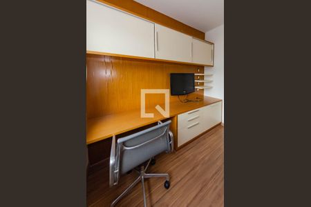 Quarto 1 de apartamento para alugar com 3 quartos, 107m² em Belvedere, Belo Horizonte