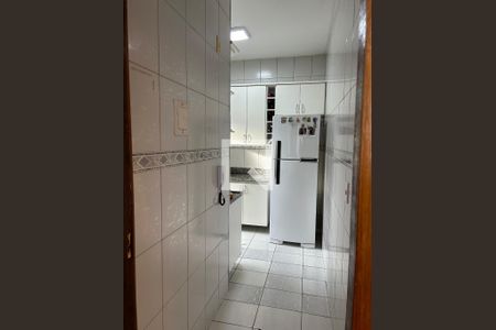 Cozinha de apartamento à venda com 2 quartos, 48m² em Santo Antonio, Contagem