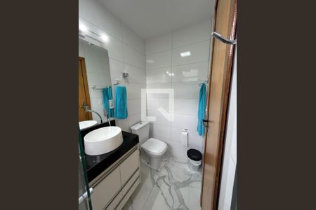 Banheiro de apartamento à venda com 2 quartos, 48m² em Santo Antonio, Contagem