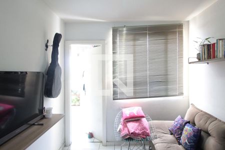 Sala de apartamento para alugar com 2 quartos, 60m² em Parque São Pedro, Belo Horizonte