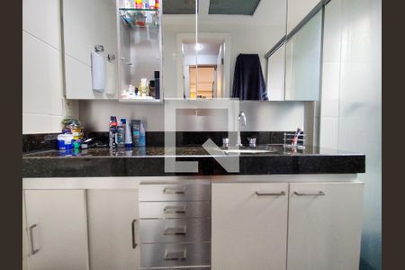 Banheiro do Quarto 1 de apartamento à venda com 3 quartos, 210m² em Gutierrez, Belo Horizonte