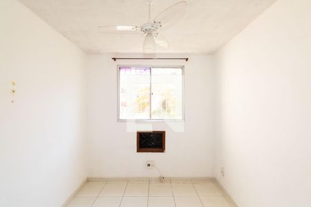 Quarto 1 de apartamento para alugar com 2 quartos, 44m² em Inhoaíba, Rio de Janeiro