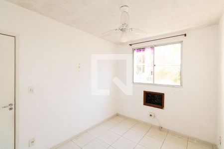 Quarto 1 de apartamento para alugar com 2 quartos, 44m² em Inhoaíba, Rio de Janeiro