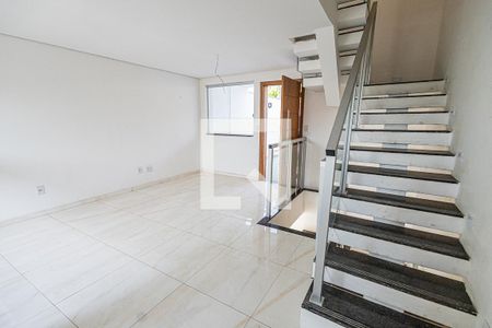 Sala de casa à venda com 3 quartos, 125m² em Copacabana, Belo Horizonte