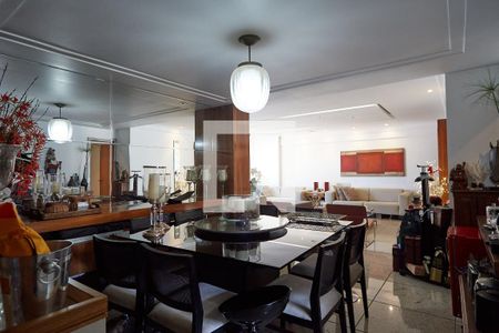 Sala de apartamento à venda com 4 quartos, 165m² em Funcionários, Belo Horizonte