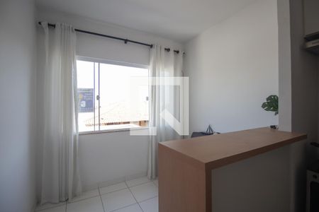 Sala de apartamento para alugar com 2 quartos, 40m² em Raul Veiga, São Gonçalo