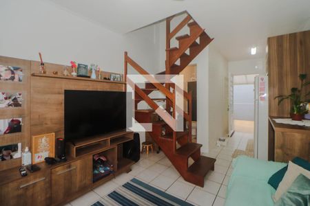 Sala de casa de condomínio à venda com 2 quartos, 84m² em Morro Santana, Porto Alegre