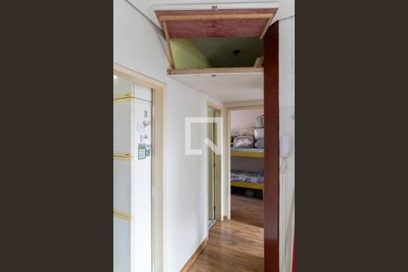 Corredor de apartamento à venda com 2 quartos, 45m² em Vila Cloris, Belo Horizonte