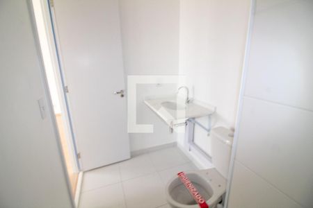 Banheiro de apartamento à venda com 1 quarto, 33m² em Santo Amaro, São Paulo