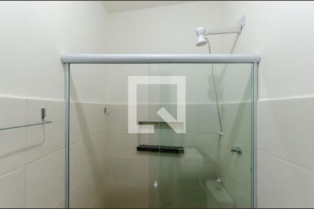 Banheiro de casa de condomínio para alugar com 1 quarto, 26m² em Vila Marina, São Paulo