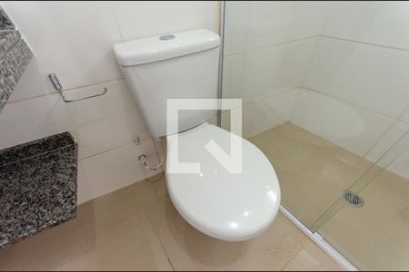 Banheiro  de casa de condomínio para alugar com 1 quarto, 27m² em Vila Marina, São Paulo