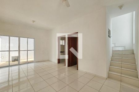 Sala de apartamento para alugar com 2 quartos, 75m² em Jardim Virginia, Guarujá