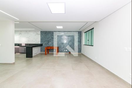 Sala de casa à venda com 5 quartos, 250m² em Guarani, Belo Horizonte