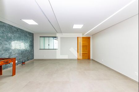 Sala de casa para alugar com 5 quartos, 250m² em Guarani, Belo Horizonte