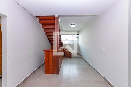 Sala de casa para alugar com 5 quartos, 250m² em Guarani, Belo Horizonte