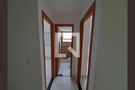 Corredor de apartamento para alugar com 2 quartos, 48m² em Vila Sao Paulo, Mogi das Cruzes