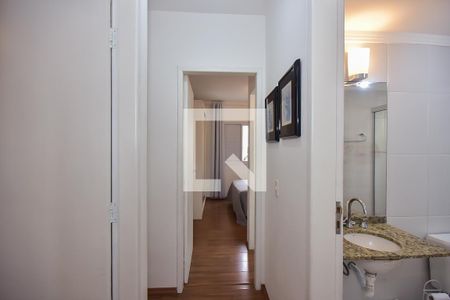 Corredor de apartamento para alugar com 3 quartos, 180m² em Paraíso do Morumbi, São Paulo