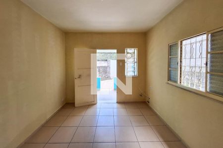 Sala de casa para alugar com 2 quartos, 75m² em Sete Pontes, São Gonçalo