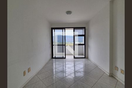 Sala de apartamento para alugar com 2 quartos, 65m² em Barra da Tijuca, Rio de Janeiro