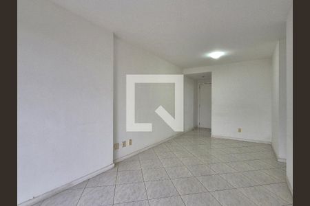 Sala de apartamento para alugar com 2 quartos, 65m² em Barra da Tijuca, Rio de Janeiro