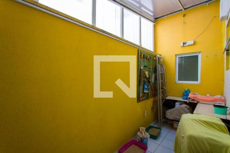 Casa à venda com 133m², 3 quartos e 2 vagas Casa à venda com 133m², 3 quartos e 2 vagasÁrea de luz - Segundo andar