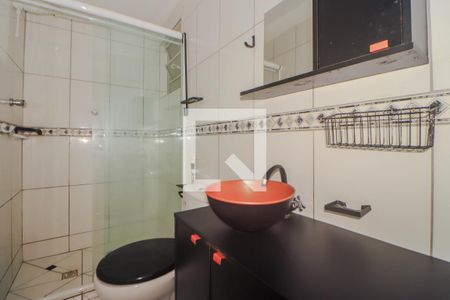 Banheiro de apartamento à venda com 1 quarto, 40m² em Vila Ipiranga, Porto Alegre