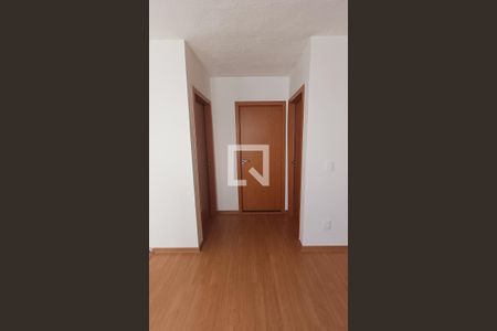 Entrada dos quartos e banho de apartamento para alugar com 2 quartos, 44m² em Areias, São José