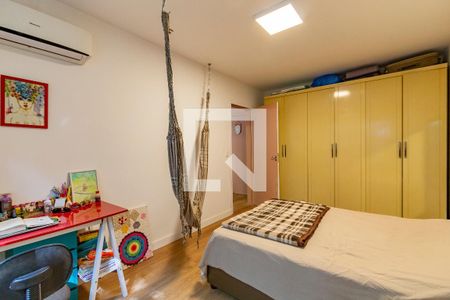 Quarto de apartamento à venda com 1 quarto, 50m² em Santa Tereza, Porto Alegre