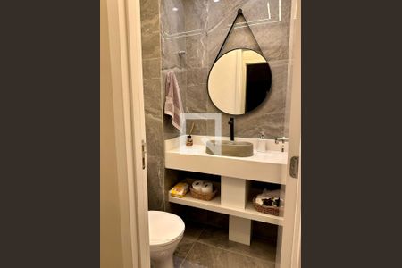 Banheiro de apartamento à venda com 2 quartos, 64m² em Tamboré, Barueri