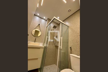 Banheiro de apartamento à venda com 2 quartos, 64m² em Tamboré, Barueri