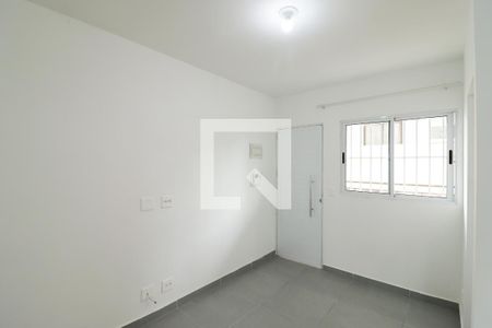 Sala/Cozinha/Área de Serviço de apartamento para alugar com 1 quarto, 30m² em Parque Peruche, São Paulo