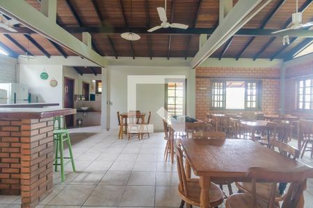 Casa de condomínio à venda com 331m², 3 quartos e 4 vagas Casa de condomínio à venda com 331m², 3 quartos e 4 vagasÁrea comum