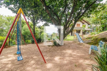 Casa de condomínio à venda com 331m², 3 quartos e 4 vagas Casa de condomínio à venda com 331m², 3 quartos e 4 vagasÁrea comum