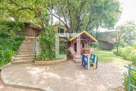 Casa de condomínio à venda com 331m², 3 quartos e 4 vagas Casa de condomínio à venda com 331m², 3 quartos e 4 vagasÁrea comum