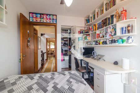 Casa de condomínio à venda com 331m², 3 quartos e 4 vagas Casa de condomínio à venda com 331m², 3 quartos e 4 vagasQuarto 2