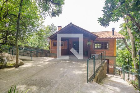 Casa de condomínio à venda com 331m², 3 quartos e 4 vagas Casa de condomínio à venda com 331m², 3 quartos e 4 vagasÁrea comum